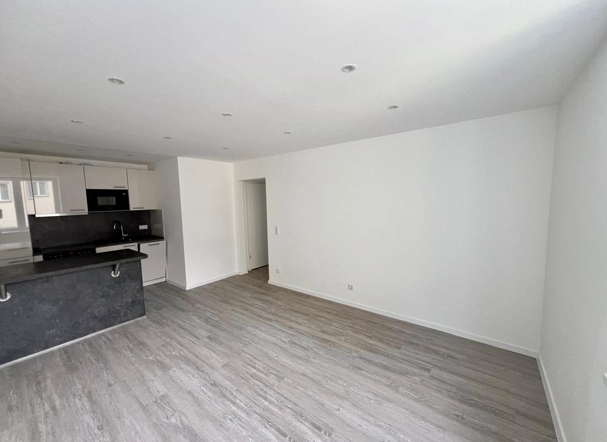 Erstbezug nach Sanierung! Schöne 2-Zimmer-Wohnung in zentraler Lage von Wiesbaden!