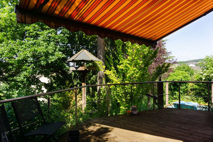 Breckenheim: Feistehendes Einfamilienhaus eingewachsen mit Potential!