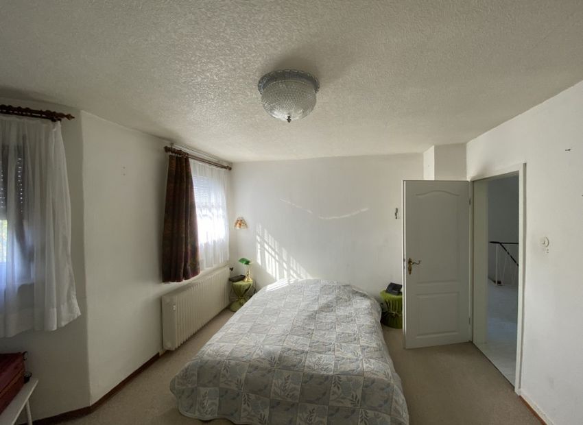 Aarbergen-Michelbach: Besondere Immobilie mit Charme, Ausblick und großem Grundstück!