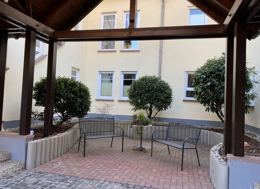 Oestrich-Winkel: Außergewöhnliche Dachgeschosswohnung in Oestrich!