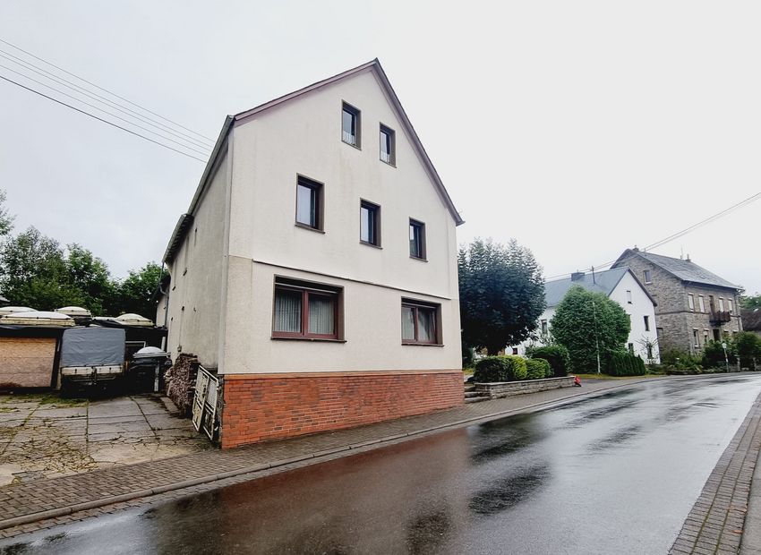 Sessenhausen: Freistehende Immobilie mit viel Platz zum Wohnen und im Außenbereich
