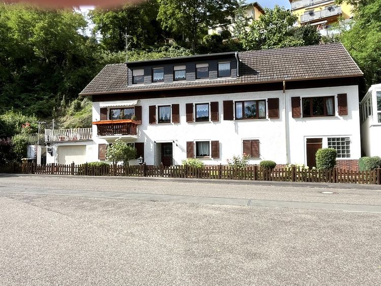 Bad Ems: 2-Familienhaus in guter Lage!