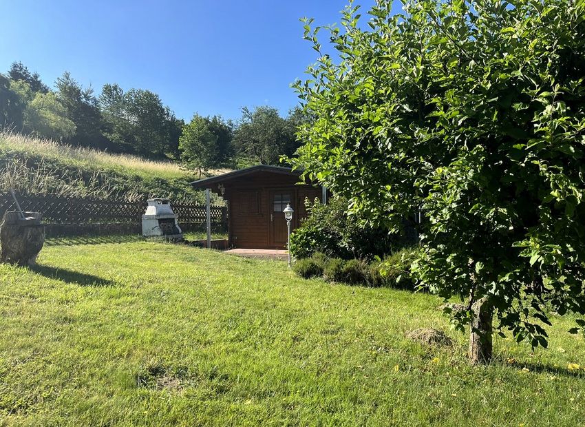 Winden: Haus im Grünen für 1-2 Familien!