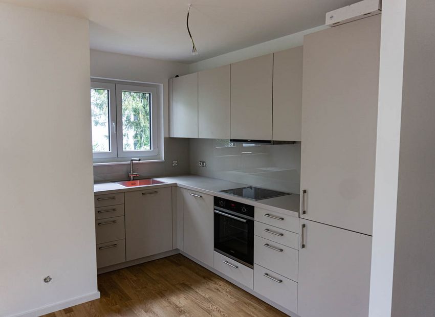 Wiesbaden: 3 Zimmerwohnung im 1. Obergeschoss mit Aufzug!