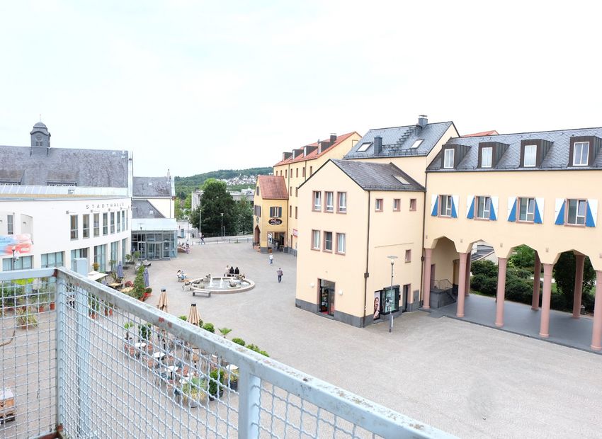 Reserviert! Kronberg im Taunus: 3 Zimmer Wohnung mit sonnigem West-Balkon.