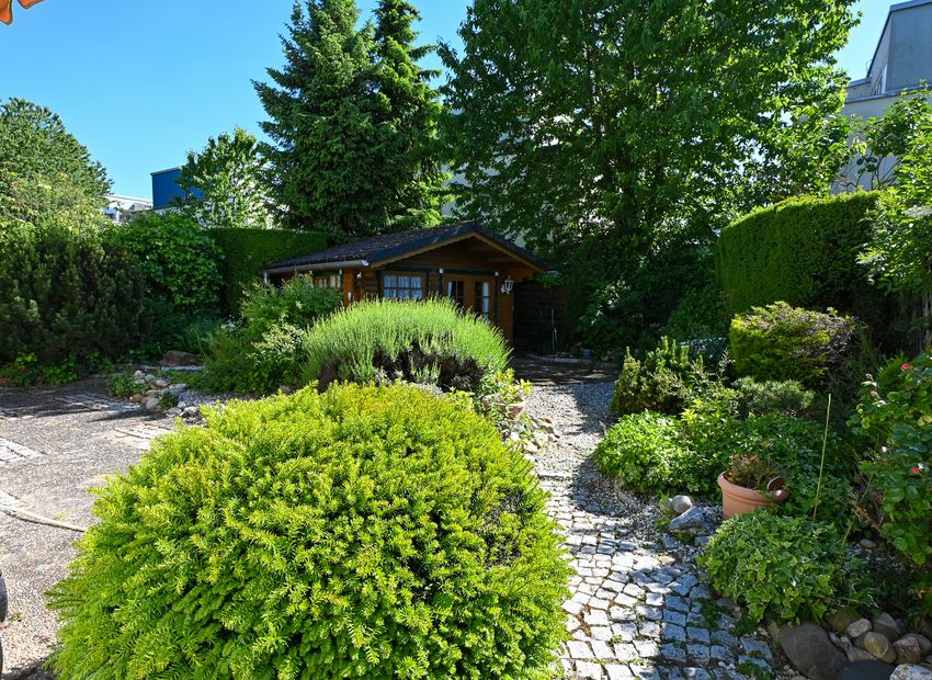 Wiesbaden: Split-Level-Reihenendhaus in Delkenheim!