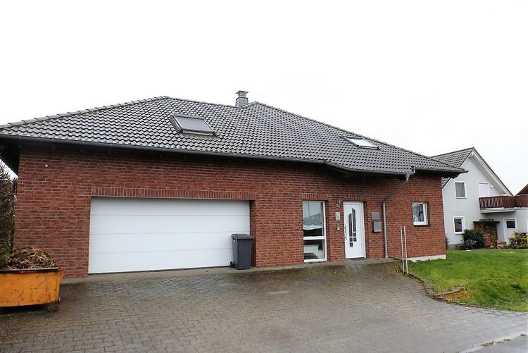 Weisel: Barrierefreies EFH mit herrlicher Aussicht!