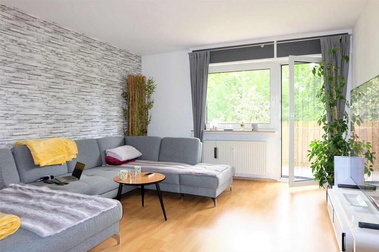 Frankfurt-Sossenheim! Sehr gut vermietete 3 Zimmer Wohnung mit Balkon und Garage.