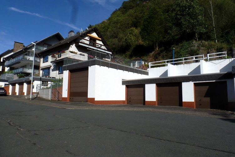 Kestert: Gepflegtes Haus mit traumhaften Blick!