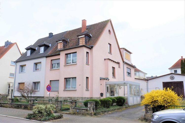 Friedberg! Ein- bis Zweifamilienhaus mit ca.165m² Wohnfläche auf ca. 777m² Grundstück.