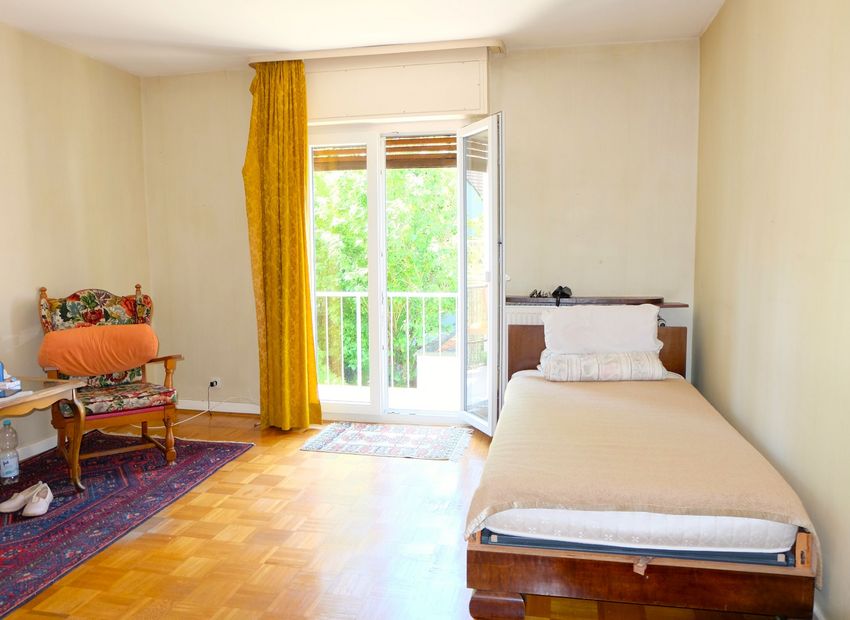 Frankfurt-Dornbusch! Erweiterbares REH mit traumhaftem ca. 383m² großem Grundstück.