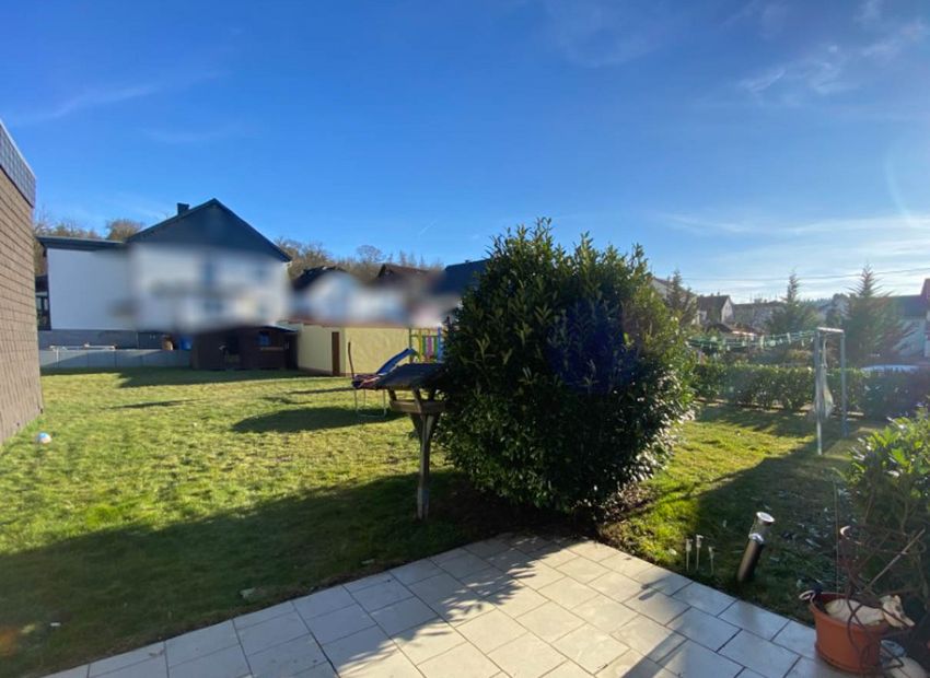 Schlangenbad-Hausen v.d. Höhe: Vermietetes 7-Familienhaus mit Garagen und Lagerflächen!