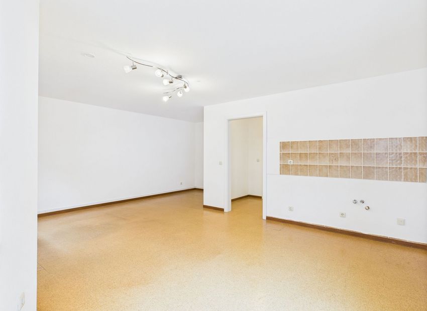 Usingen: Großzügige Doppelhaushälfte mit Einliegerwohnung