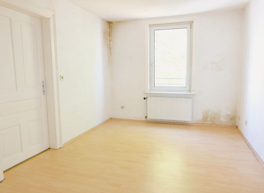 Frankfurt Höchst! Mehrfamilienhaus mit 4 Wohnungen und einer Praxis.