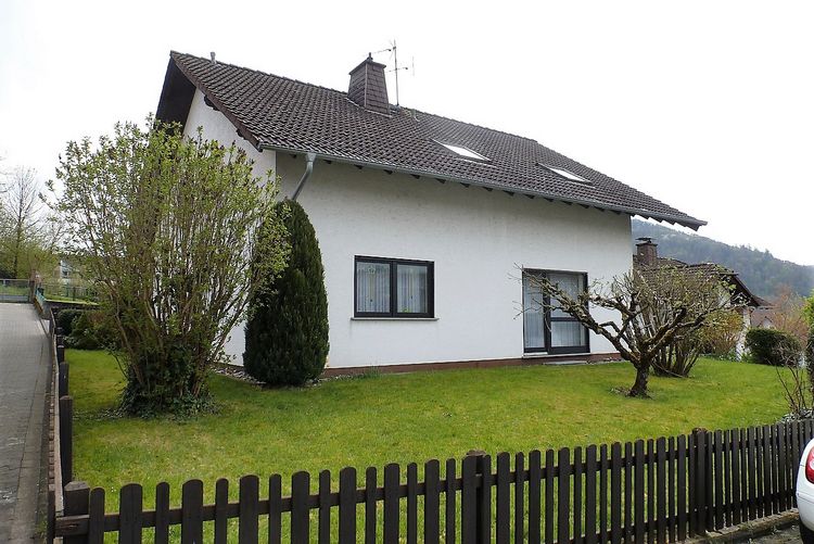 Nassau: 2-Familienhaus mit tollem Blick!