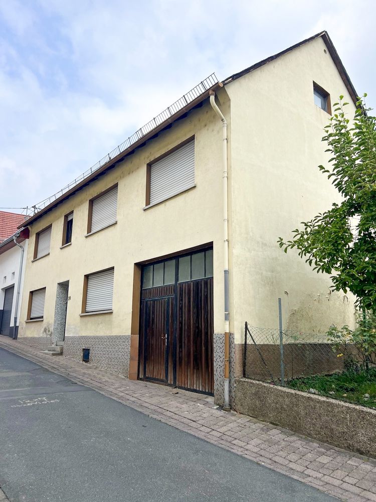Viel Platz! Geräumiges Einfamilienhaus mit Ausbaureserve in ruhiger Lage von Hallgarten!