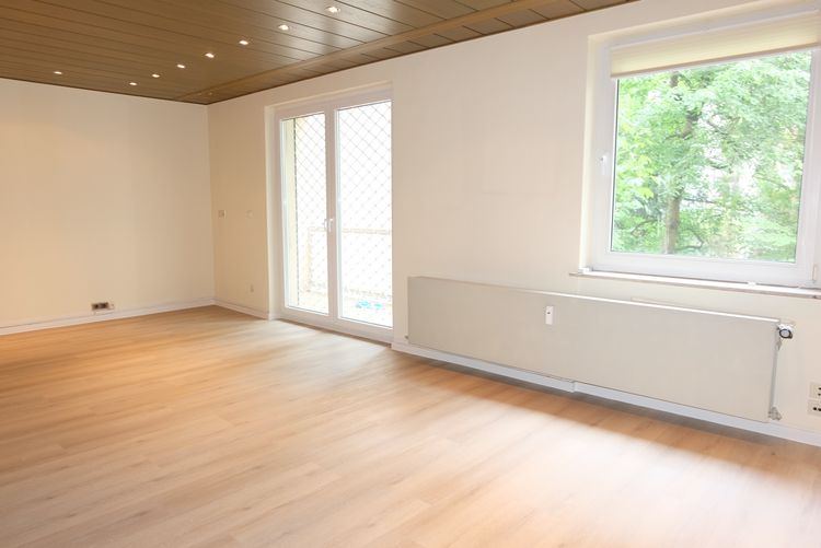 Frankfurt-Holzhausenstraße! 3-Zimmer-Wohnung mit Balkon.