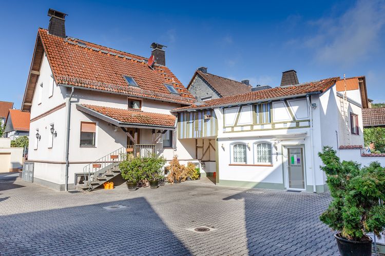 Niedernhausen Oberjosbach: Vielseitig nutzbares Wohn- und Geschäftshaus!