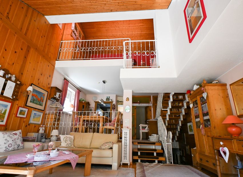 Wiesbaden: Split-Level-Reihenendhaus in Delkenheim!