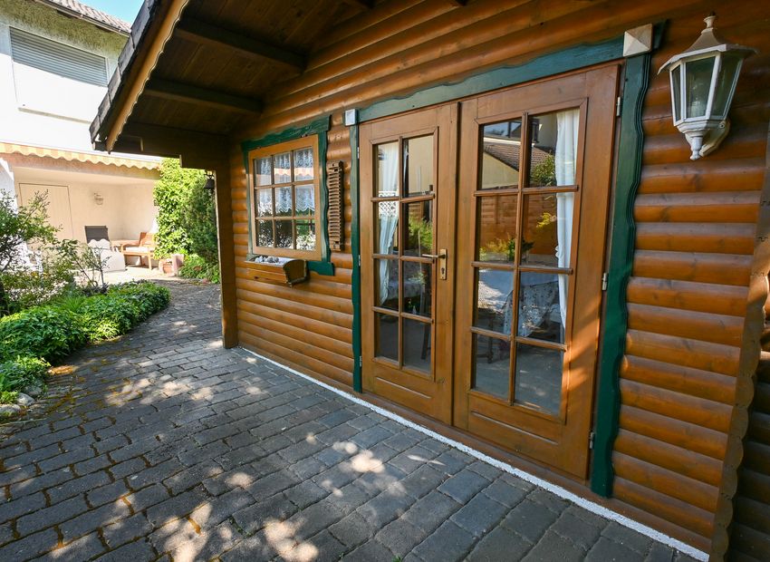 Wiesbaden: Split-Level-Reihenendhaus in Delkenheim!