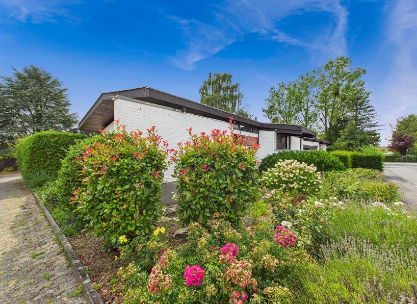 Wehrheim: Wohlfühl-Bungalow mit großem Garten – ein seltenes Angebot!