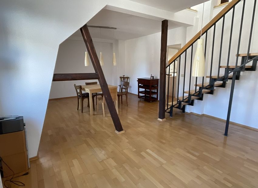 Wiesbaden: Traumhafte Dachgeschosswohnung in Bierstadt!