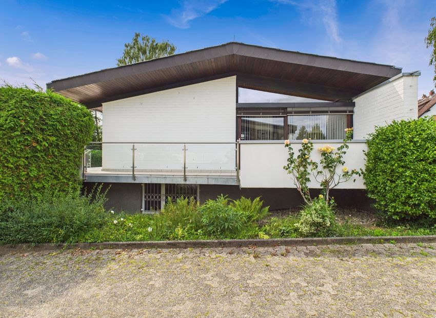 Wehrheim: Wohlfühl-Bungalow mit großem Garten – ein seltenes Angebot!