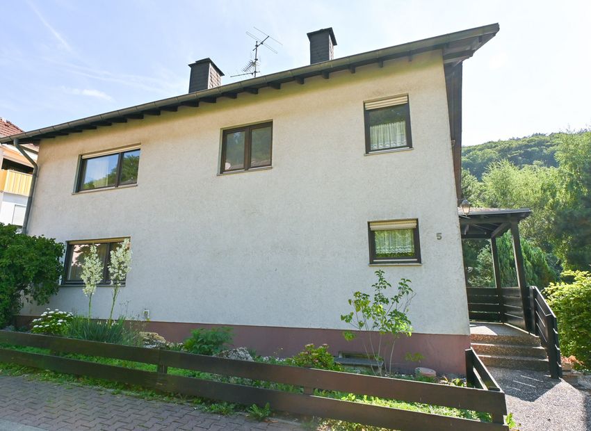 Schlangenbad: Gepflegtes Einfamilienhaus in idyllischer Lage – mit viel Platz und Potenzial!