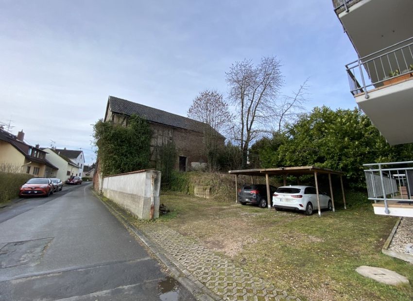 Hohenstein-Born: Baugrundstück, Scheune und vermietetes Wohnhaus! 